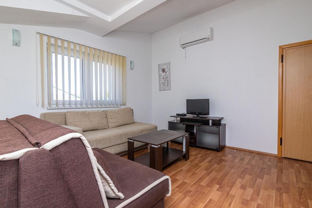 Apartments Janja Трогир Экстерьер фото