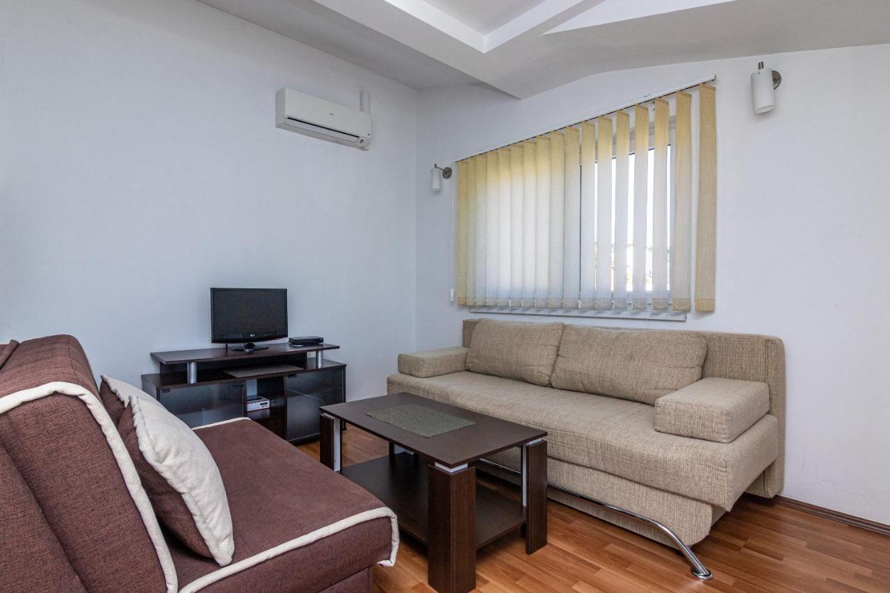 Apartments Janja Трогир Экстерьер фото